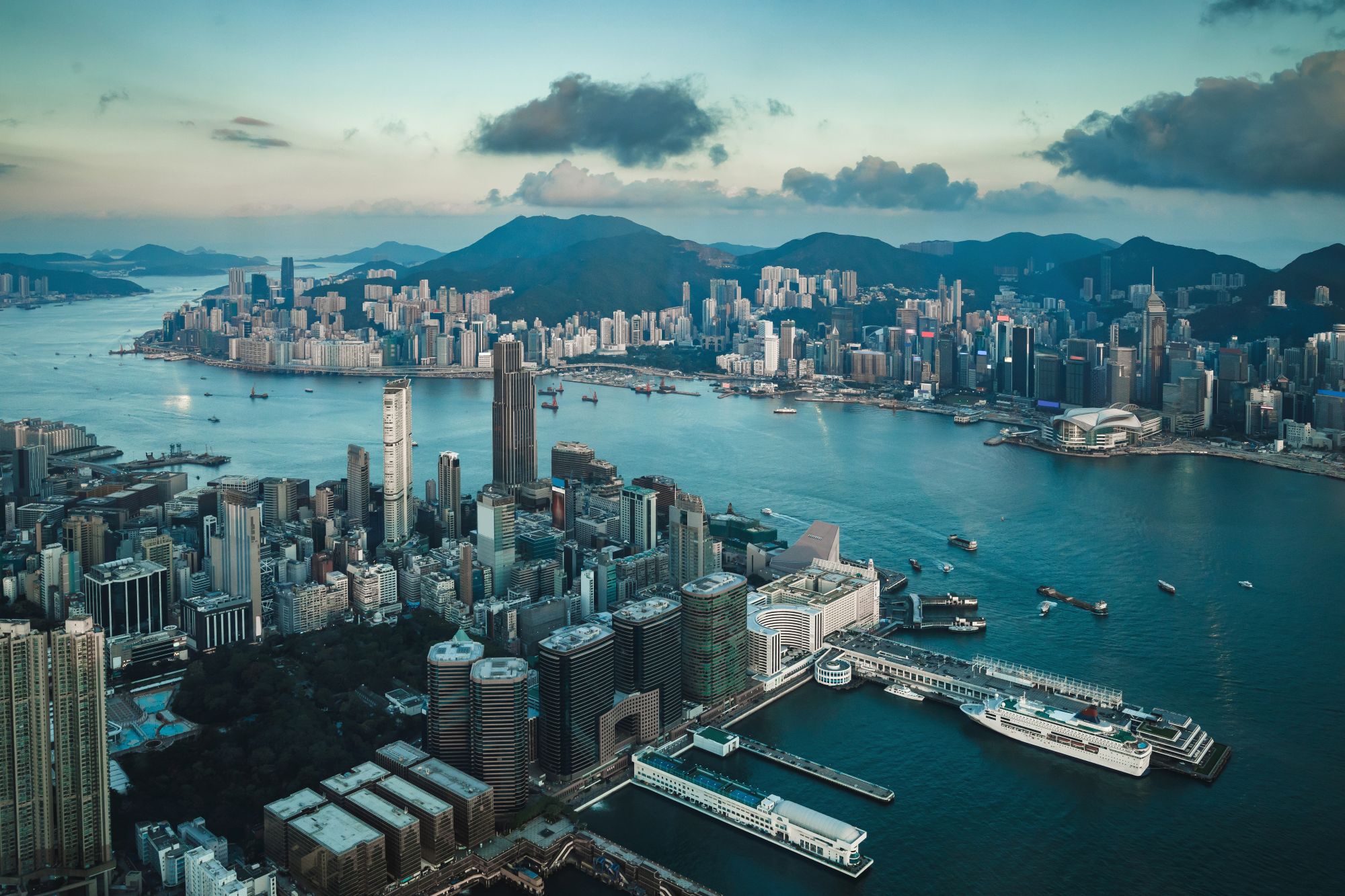 HSBC Prepares Hong Kong Stablecoin Launch With RedCoin Brand
